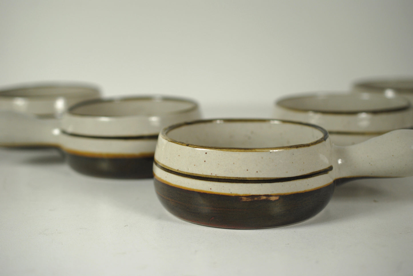Vintage kommen met handvat