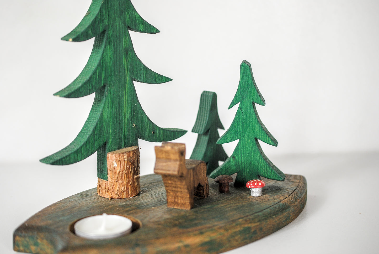 Handgemaakt houten wintertafereel