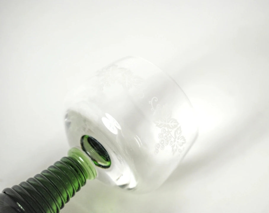 Vintage roemerglazen met reliëf